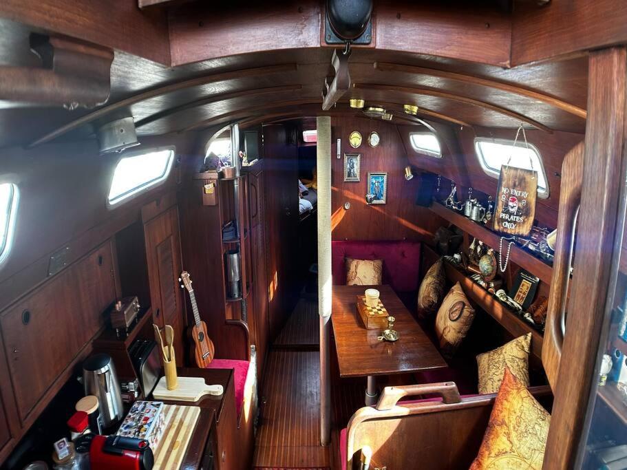 The Captains Locker - 30Ft Yacht Сан Мигель Экстерьер фото